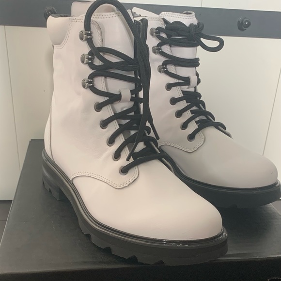 NIB- Sorel Lennox leather combat boot - Picture 5 of 5